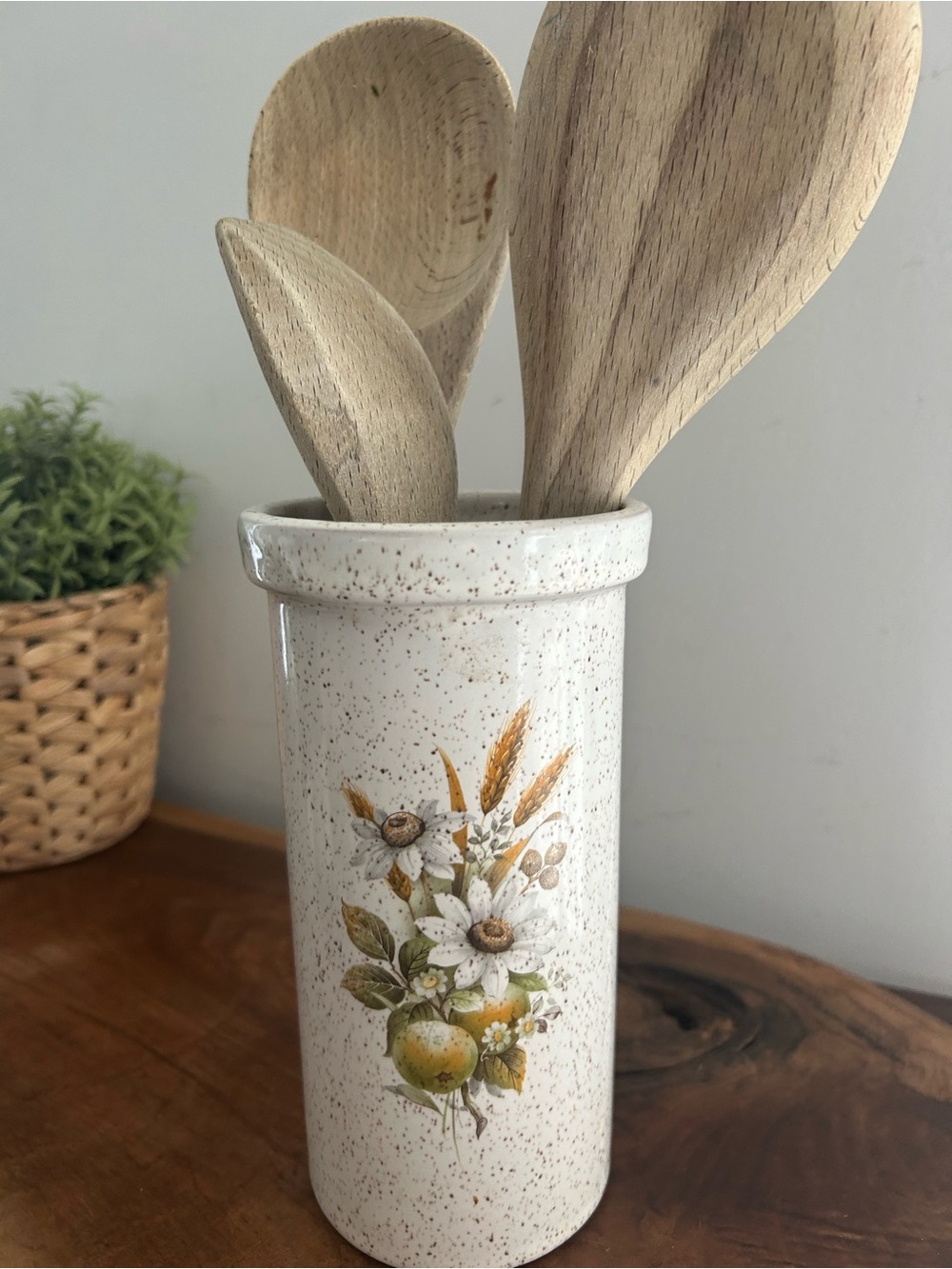 Blue Mountain Pottery Country Charm Rose Speckledt ceramic Floral Utensil Holder